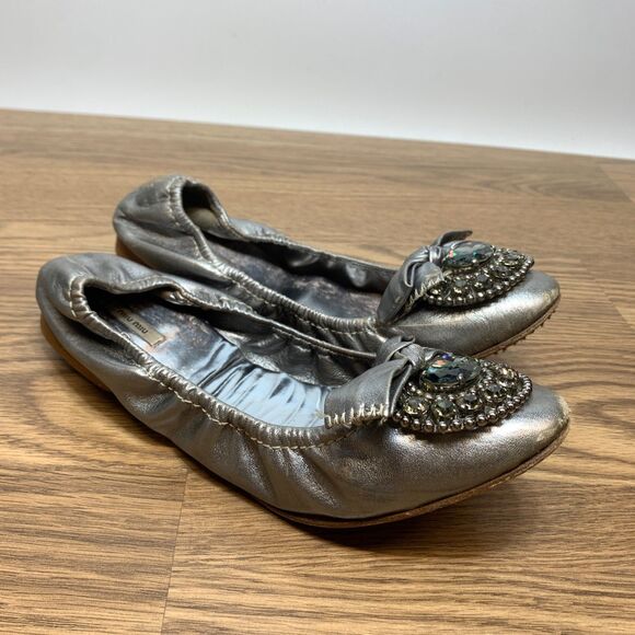 Miu Miu Camoscio Metallic Silver Crystal Studded Scrunch Ballet Flats Sz 38.5 - Picture 1 of 11